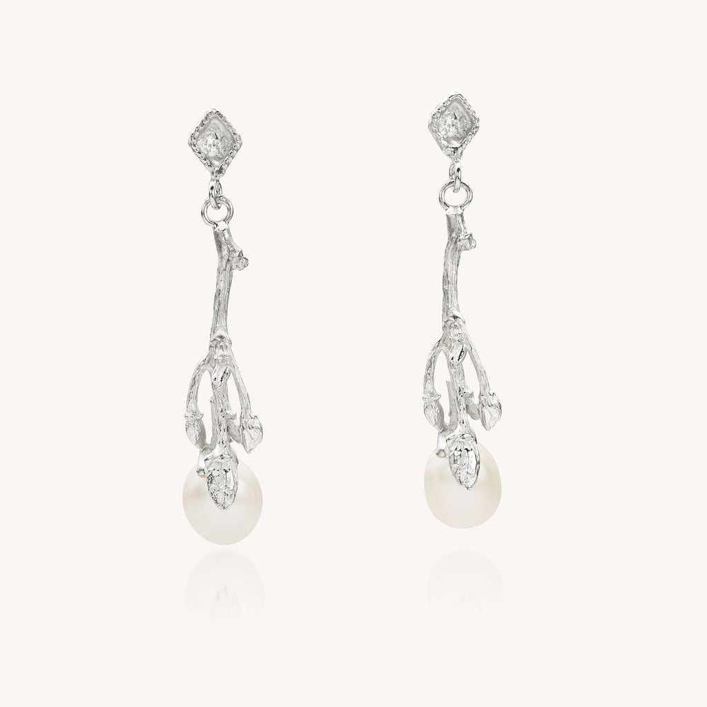 zilveren oorhangers met parel