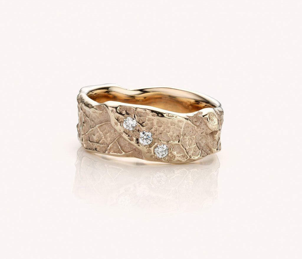 ring met nervenmotief in witgoud en diamanten