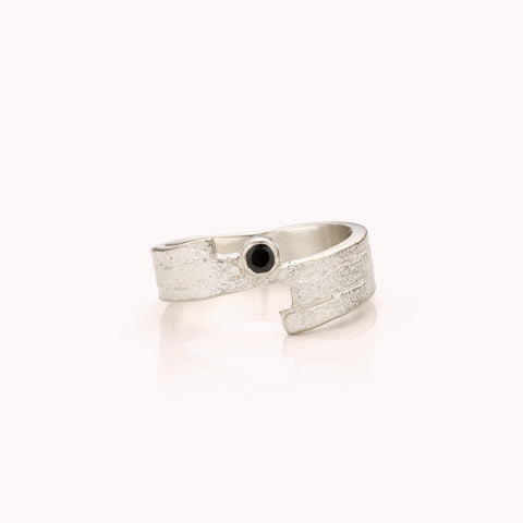 zilveren ring met zwarte spinel of ziricoon (Copy)