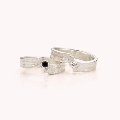 zilveren ring met zwarte spinel of ziricoon