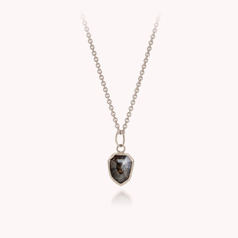 hanger in witgoud met natuurlijke zwart diamant, schildvorm