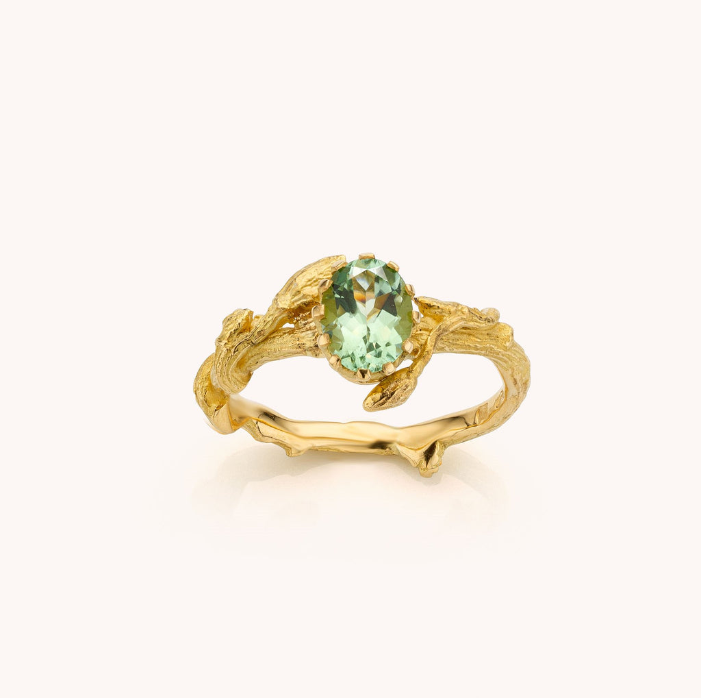 ring in geelgoud met groene tourmalijn