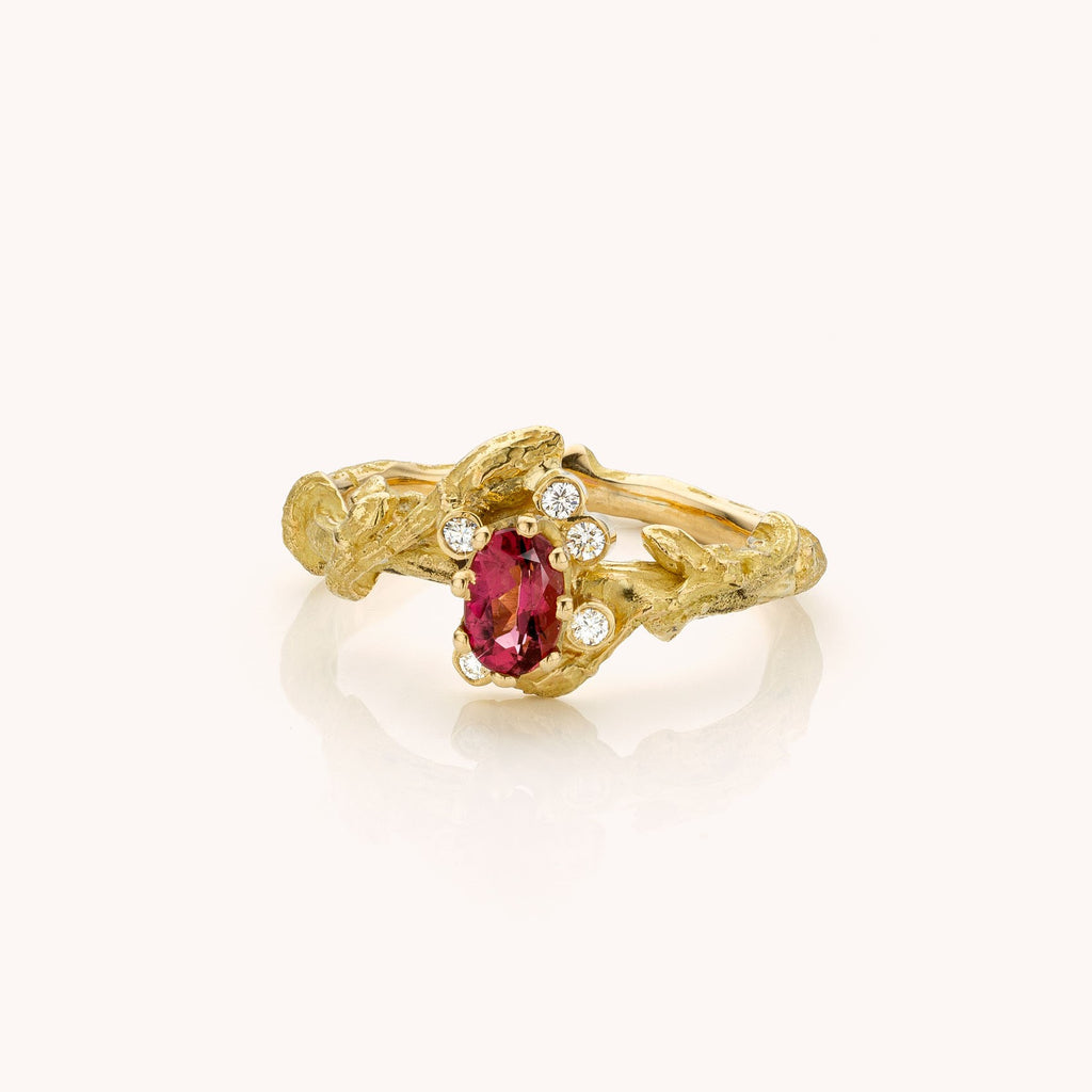 ring in geelgoud met roze tourmalijn en diamant