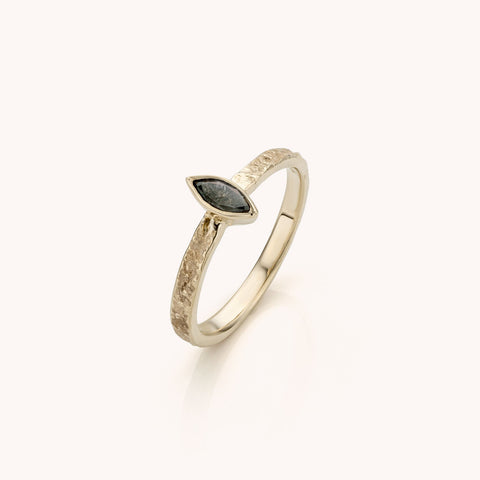 ring met  zout/peper diamant in witgoud